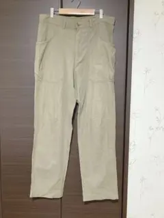 カーキ色 ポケット付き ワークパンツ