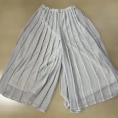 ライトグレー プリーツ ガウチョパンツ