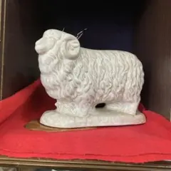 白磁干支羊の置物です❣️