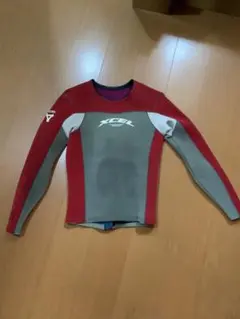 XCEL タッパー 赤/グレー 背面ファスナー