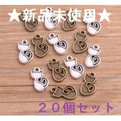 【新品】20個 1.5㎝×0.9㎝ 管付き猫チャーム シルバー/ブロンズPO02