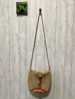 ハンドメイド 手編み バッグ 麻紐の丸底ショルダーバッグ ストラップ付き