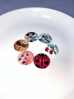 カラフルデザイン 木製ボタン 20mm 6個セット