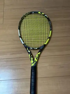バボラピュアアエロテニスラケット100