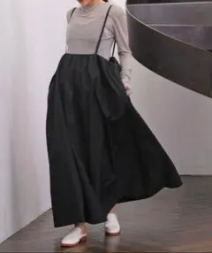 美品✨AKTE　24SS　ナローストラップナイロンフレアスカート　黒　ブラック