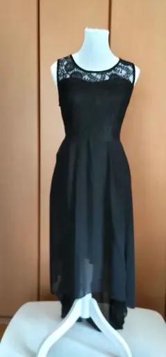 レースデザイン 黒 ハイローヘムドレス