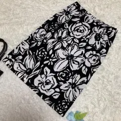 極美品　レリアン　ひざ丈タイトスカート　白黒　花柄　大きいサイズ　13 XL