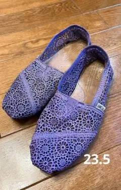 TOMS レーススリッポン パープル23.5
