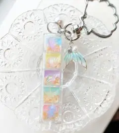 シャカシャカキーホルダー シャカシャカシェイカー 海 宝石箱 レインボー