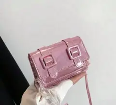 ピンク ミニバッグ 二つバックル付き