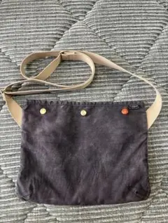 Item thumbnail for item 70c1510b-c0fc-4eaf-bfe8-45b32a6089a9