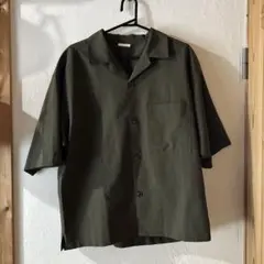 GU オープンカラーシャツオリーブ色 半袖シャツ Mサイズ