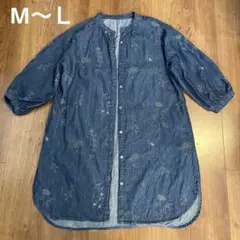 ダークブルー デニム風 長袖シャツ　オーバーシャツ　ノーカラー　ダンガリー　刺繍