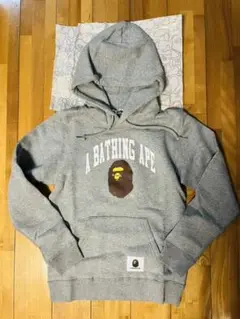a bathing ape パーカー 新品未使用 ロゴ グレー xs レディース
