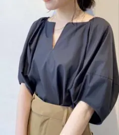 スピックアンドスパン　ブッファンスリーブ　キーネックブラウス　白　フリーサイズ