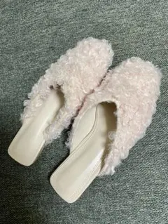 ふわふわ モコモコ ピンクのサンダル 23.5〜24