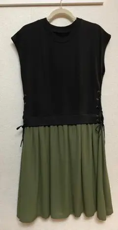 美品　デザインが素敵な楽ちんワンピース