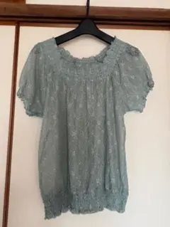 ミントグリーン レース フリル トップス