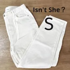 Isn't She? ホワイトデニム　小さいサイズ　スリムジーンズ　Sサイズ