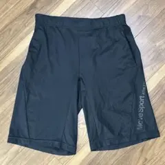 《美品》デサント　メンズ　ハーフパンツ　ブラック　トレーニング用にも使いやすい
