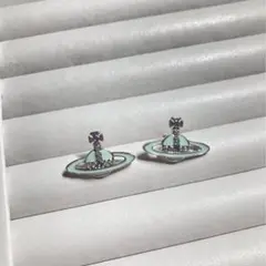 ヴィヴィアンウェストウッドピアス
