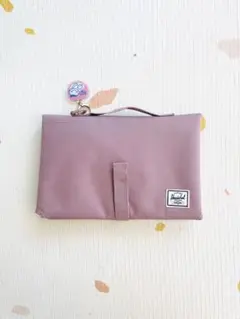 Herschel ハーシェル ピンク おむつ替えマット