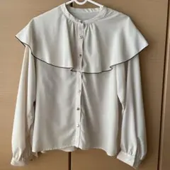 grove L フリル付きベージュ長袖シャツ