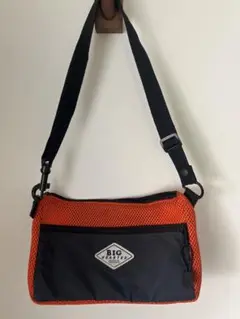 BIG BATED メッシュクロスボディバッグ