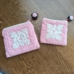 【新品未使用】ピンクの刺繍アップリケ付きポーチ2個セット（ハワイ）