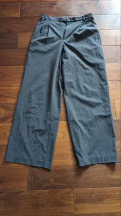 タックワイド ストレートパンツ　uniqlo C