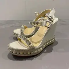 スタッズ付きルブタンサンダル