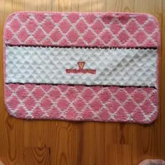 ピンクとホワイトのマット