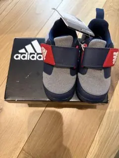 【新品タグ付き・箱あり】adidas ベビーシューズ ネイビー/グレー