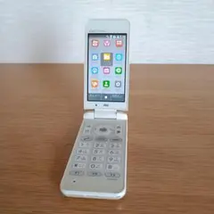 au KYF31 GRATINA 4G携帯 (SIMロック解除済) ホワイト