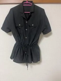 黒シャツ　半袖