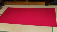 赤い絨毯　毛氈
