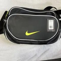 Nike ダッフルバッグ ブラック/イエロー 23L