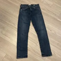 Item thumbnail for item fda4bc3d-7a82-43e3-9347-8e7ff856778f