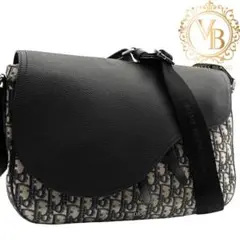 Item thumbnail for item 08251820-55ff-4bde-86e5-1faf76e6791a