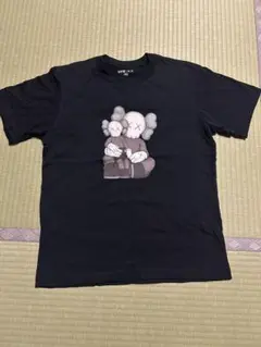 UNIQLO KAWS Tシャツ M