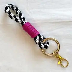 パラコード　キーホルダー　黒×ピンク