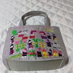 新品 ラオスモン族 バンドメイド刺繍トートバッグ シルバー