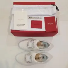 ROGER VIVIER ホワイトスニーカー クリスタルバックル付き