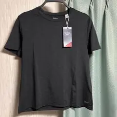 新品タグ付　Reebok 黒Tシャツ