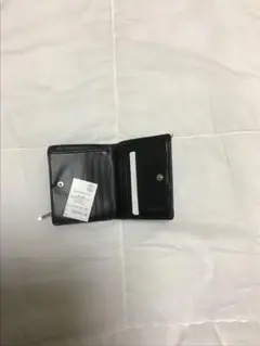ブラックレザー三つ折り財布