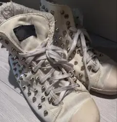 d HOLIC ヴィンテージ加工 スタッズ ハイカットスニーカー ホワイト