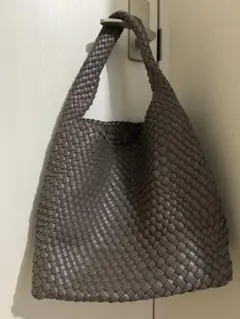 グレー 編み込みレザー ショルダーバッグ