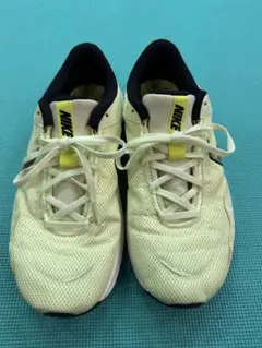 Nike レジェンドエッセンシャル3 ワークアウトシューズ イエロー/ホワイト