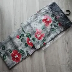 新品 5500円★着物屋さんで購入 白 黒格子 チェック 赤花 M L