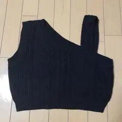 【ほぼ未使用】黒の編み込み柄おしゃれビスチェ